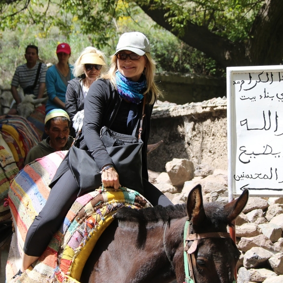 Hand carved bone bracelet with hand hammered etched silver on-lays Artis… - Picture 14 of 17